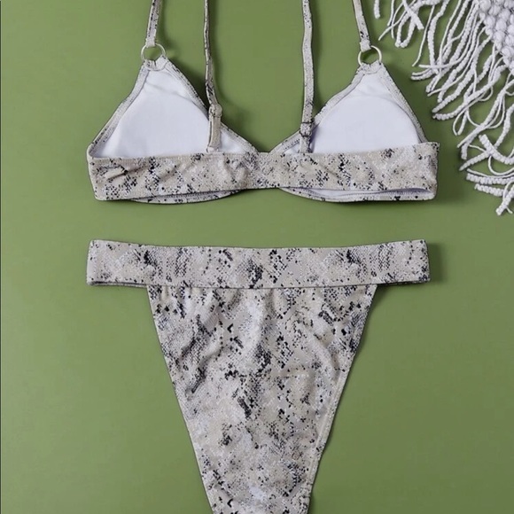 Snakeskin bikini - Picture 2 of 2